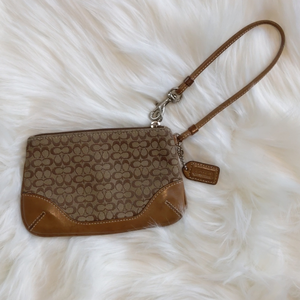 COACH Wristlet (Used)